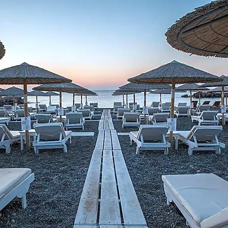 Kymata Kamari (Santorini)