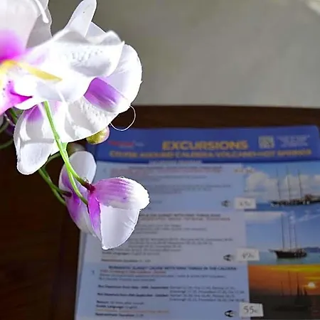 Kymata Kamari (Santorini)