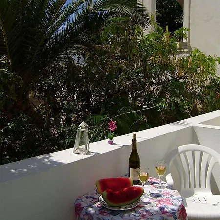 Kymata Kamari (Santorini)